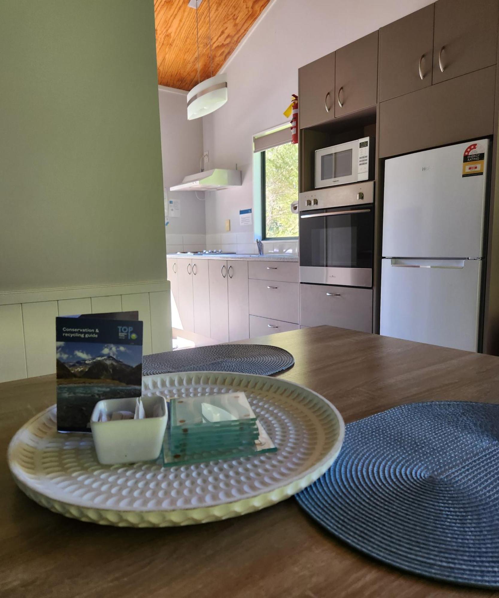 Kauri Coast Top 10 Holiday Park Kaihu Εξωτερικό φωτογραφία